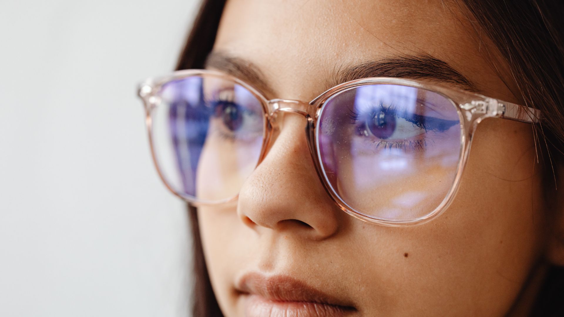 Διαφορετικές επιστρώσεις των οφθαλμικών φακών