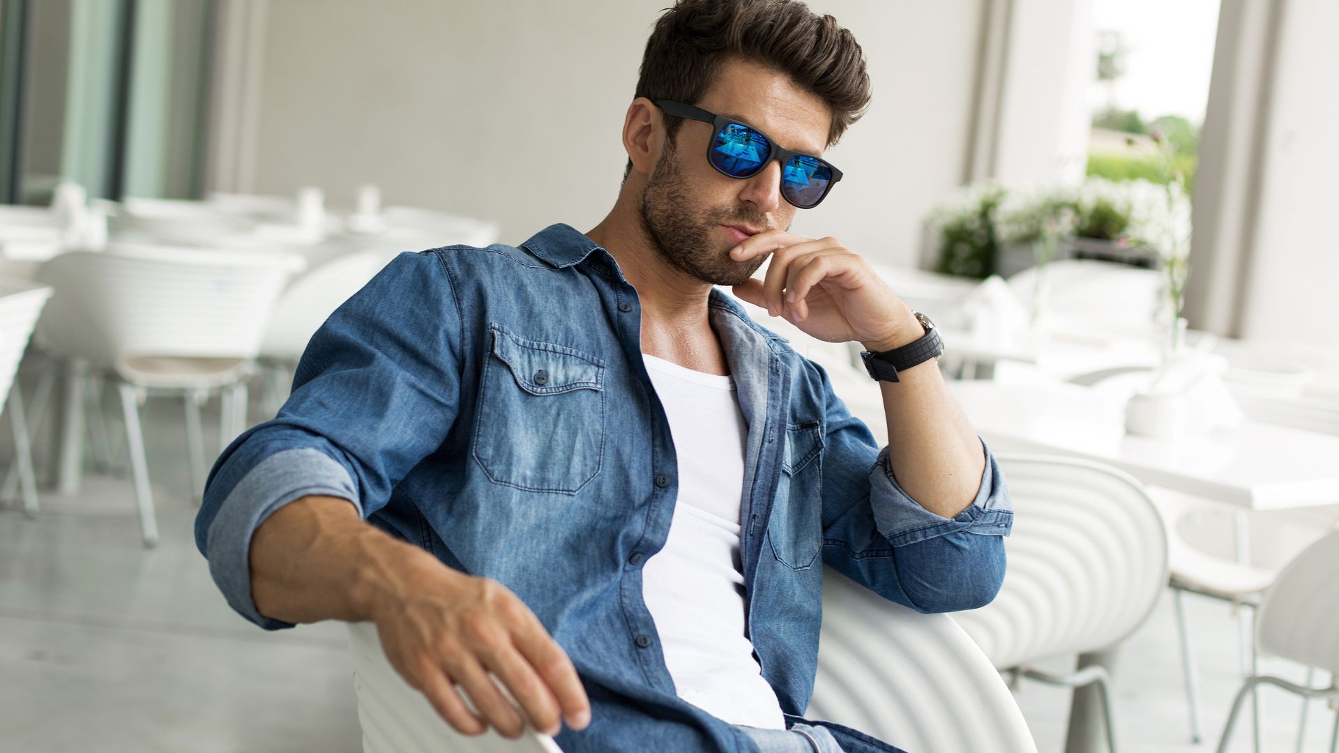 Ιδιαίτερα ανδρικά γυαλιά ηλίου από την Oakley για να ξεχωρίζετε - στο antonakakioptics 