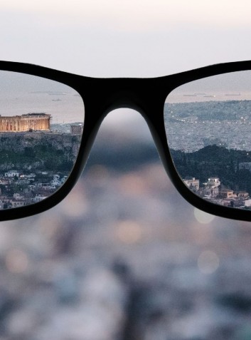 Γυαλιά ξεκούρασης ή μυωπίας; Τι πραγματικά χρειάζεσαι;