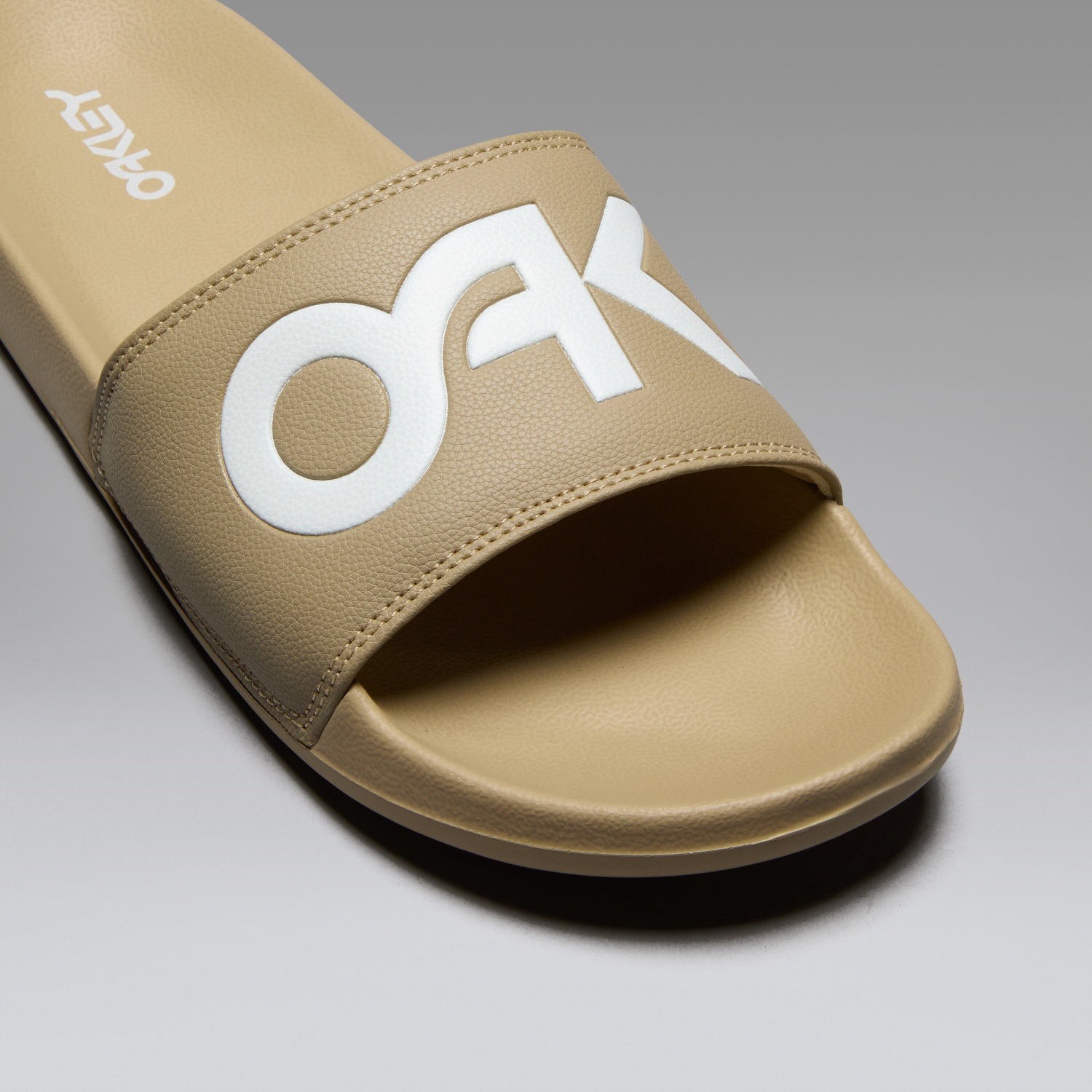 OAKLEY B1B SLIDE 2.0 FOF100424 32F PEBBLE